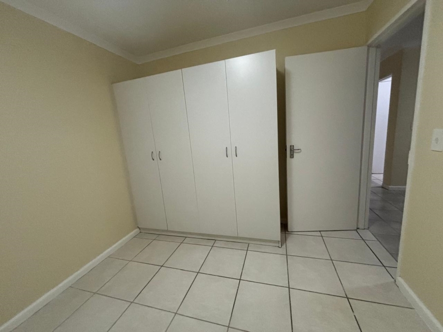 To Let 2 Bedroom Property for Rent in Rugby Western Cape